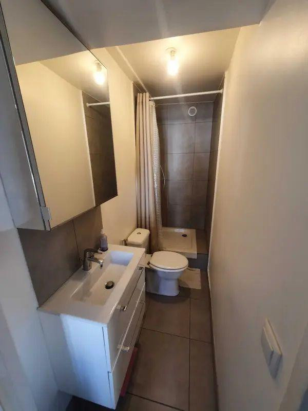 
                                                Location
                                                 Joli studio dans un quartier calme