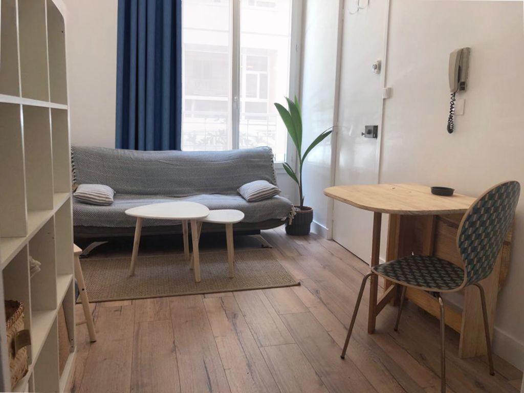 
                                                Location
                                                 Joli studio de 16m2 refait à neuf proche métro