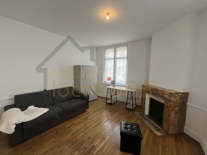 
                                                Location
                                                 Joli studio de 31m2 situé en HYPER-CENTRE de SAINT-QUENTIN