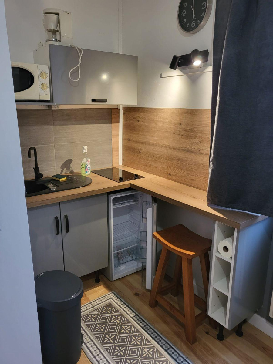 
                                                Location
                                                 JOLI STUDIO HYPER CENTRE VILLE