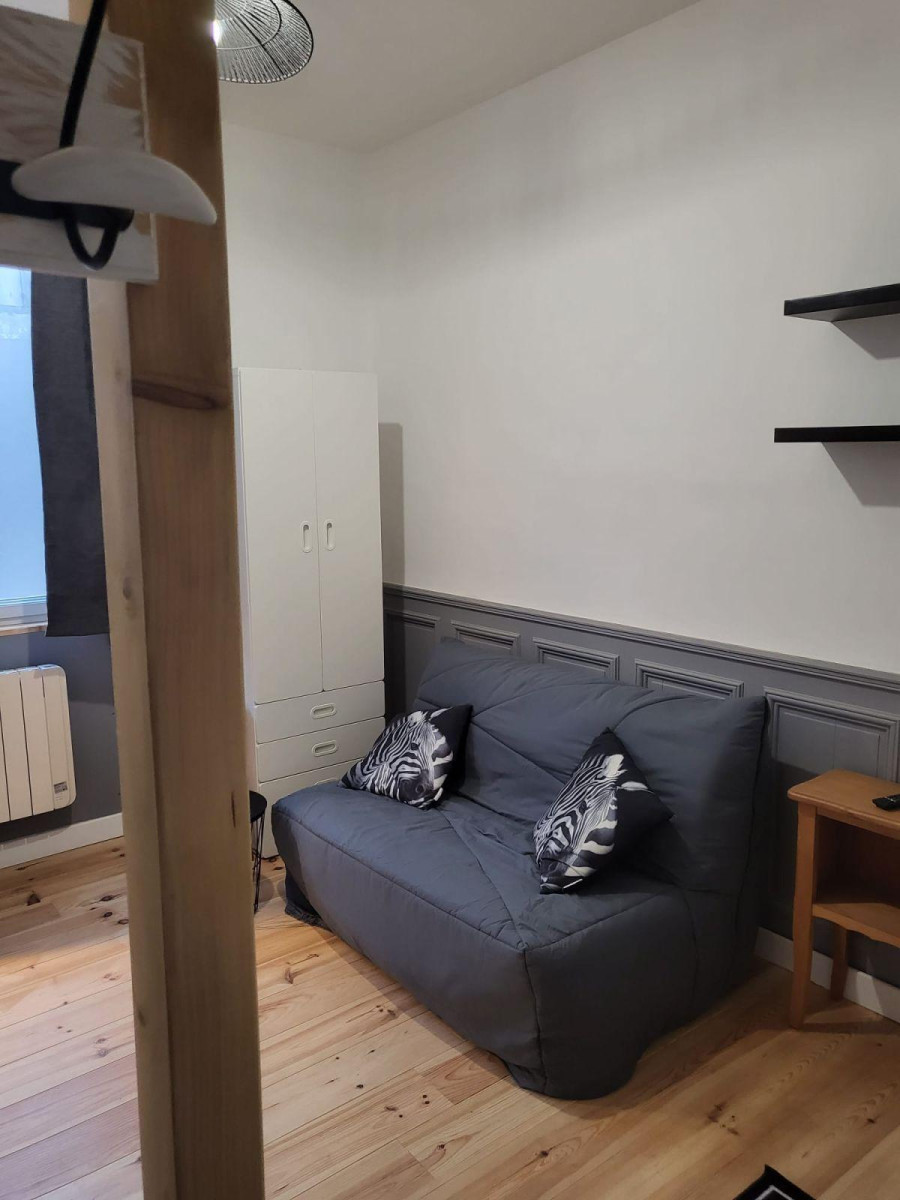 
                                                Location
                                                 JOLI STUDIO HYPER CENTRE VILLE