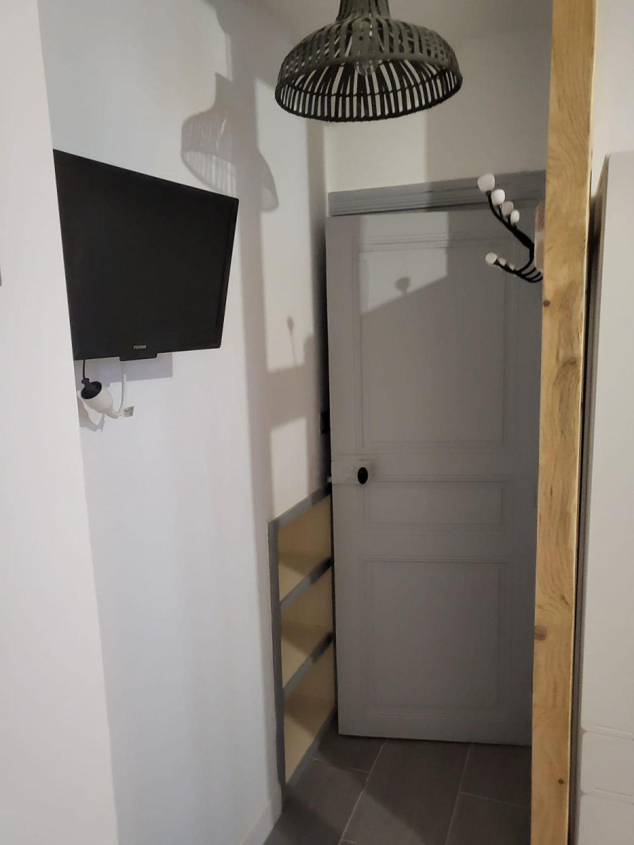 
                                                Location
                                                 JOLI STUDIO HYPER CENTRE VILLE