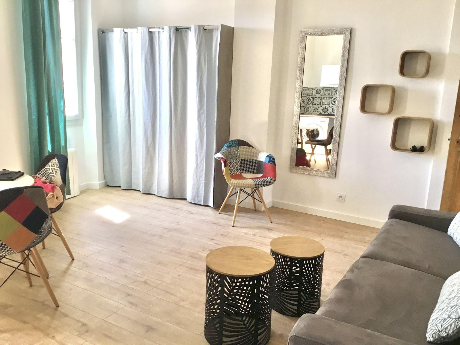 
                                                Location
                                                 Joli studio idéal étudiant ou jeune actif