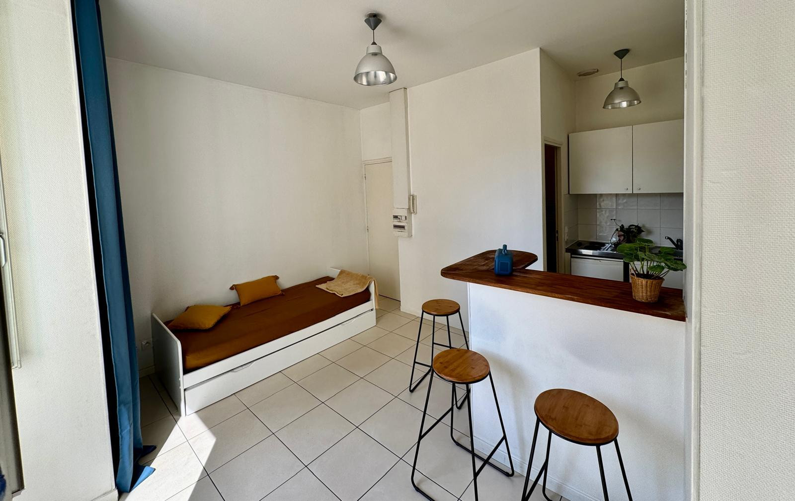 
                                                Location
                                                 Joli studio Lyon 6ème Bellecombe
