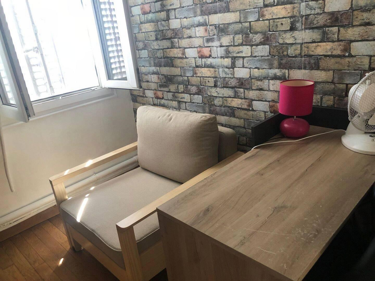 
                                                Location
                                                 Joli studio meublé 10m² pour 1 personne