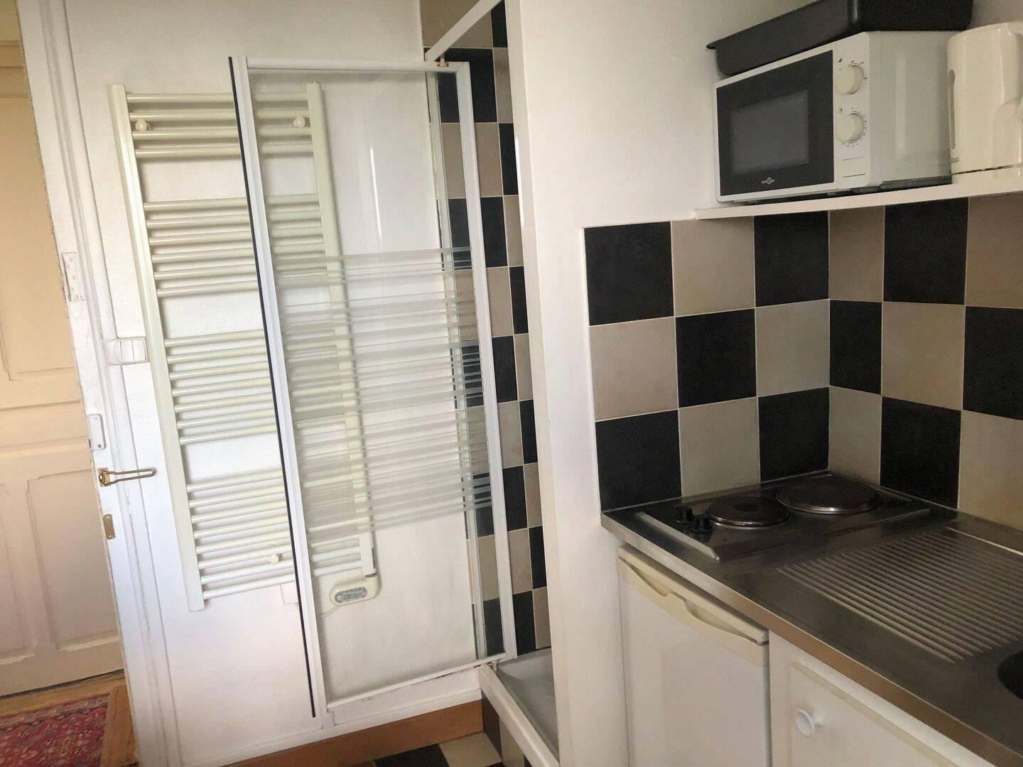 
                                                Location
                                                 Joli studio meublé 10m² pour 1 personne