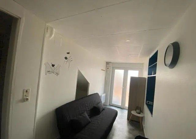 
                                                Location
                                                 Joli studio meublé 13m² au calme à Laxou village