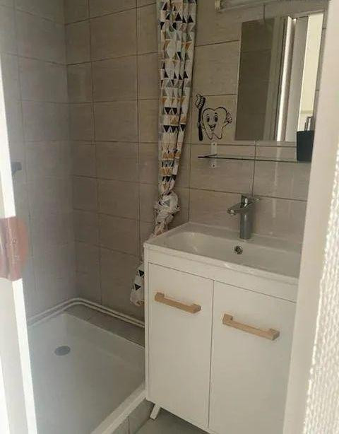 
                                                Location
                                                 Joli studio meublé 13m² au calme à Laxou village