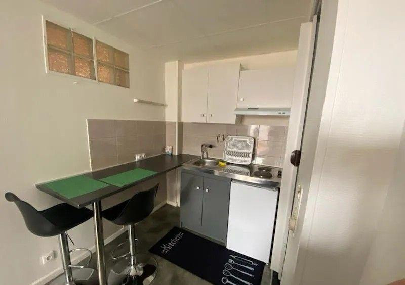 
                                                Location
                                                 Joli studio meublé 13m² au calme à Laxou village