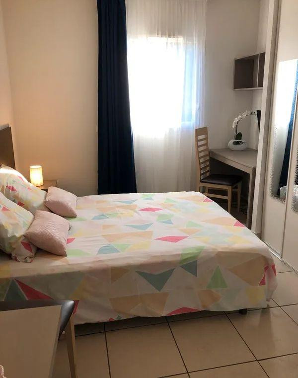 
                                                Location
                                                 Joli studio meublé avec piscine à Aix-en-Provence
