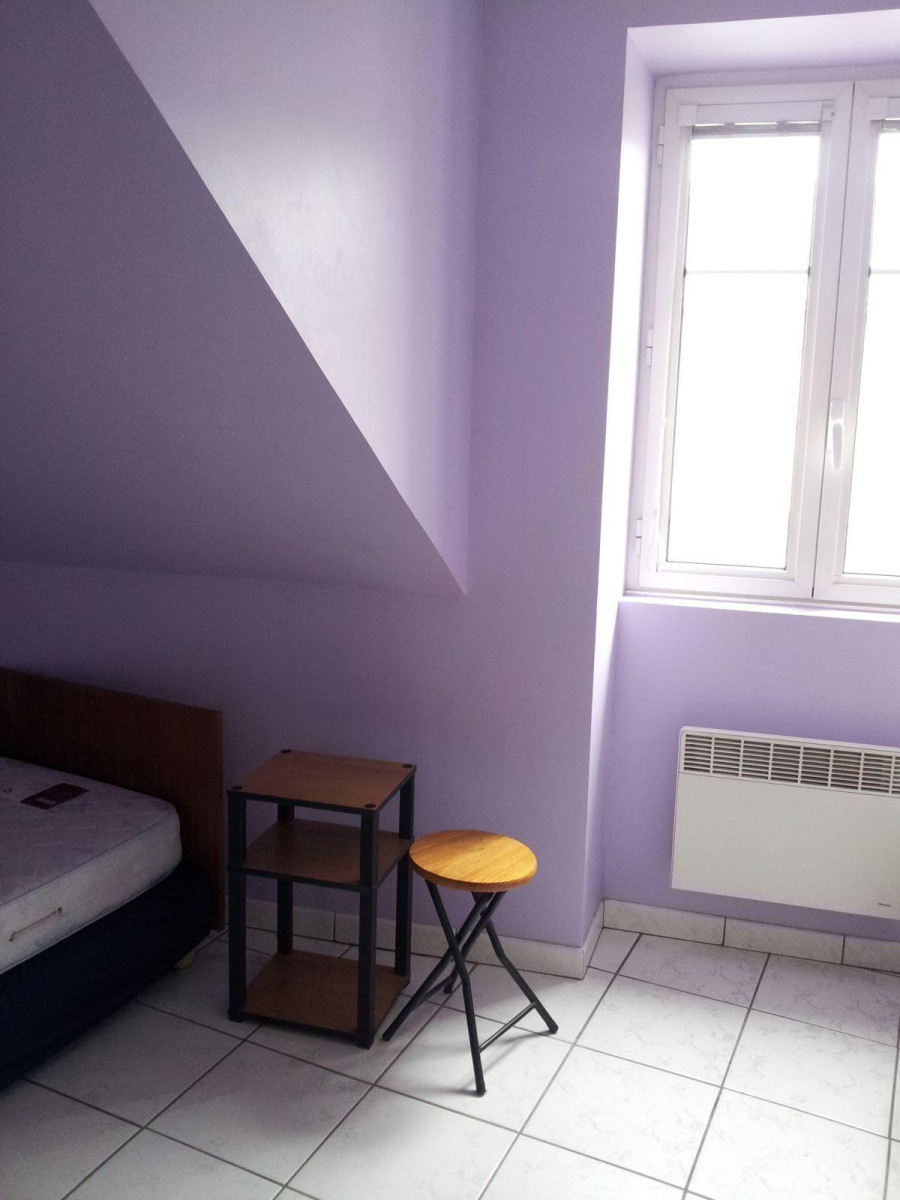 
                                                Location
                                                 Joli studio meublé pour étudiant(e)