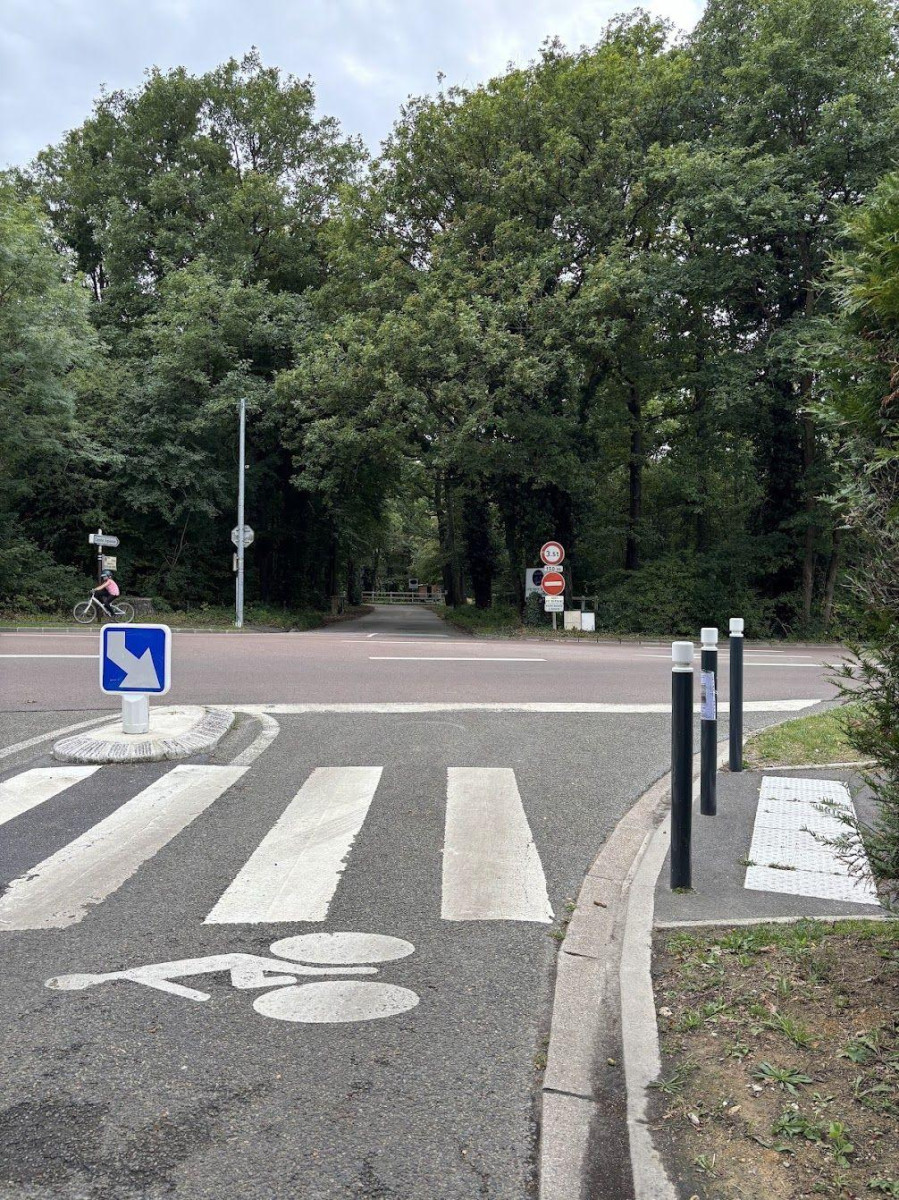 
                                                Location
                                                 Joli studio rénové