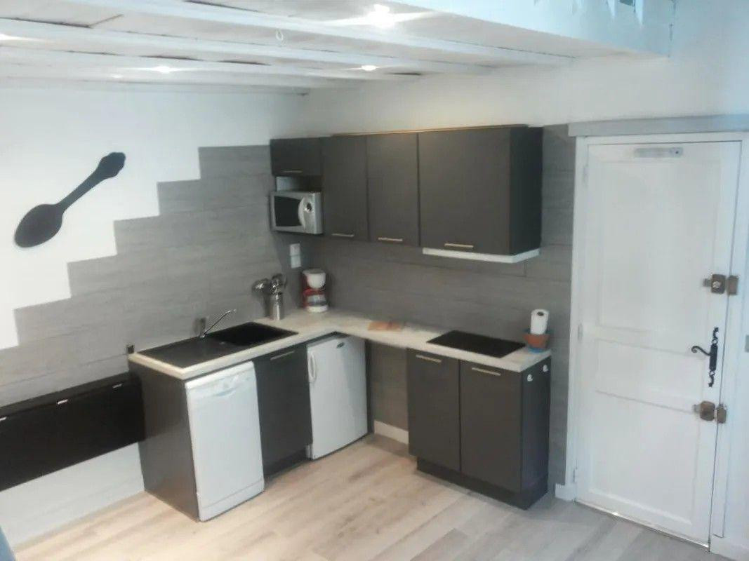 
                                                Location
                                                 JOLI STUDIO T1BIS 26m² avec MEZZANINE - St Genès