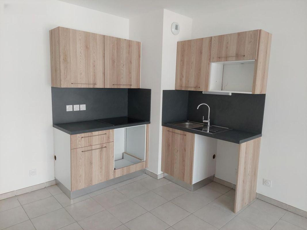 
                                                Location
                                                 Joli T2 avec balcon avenue Jean Jaurès Lyon 69007