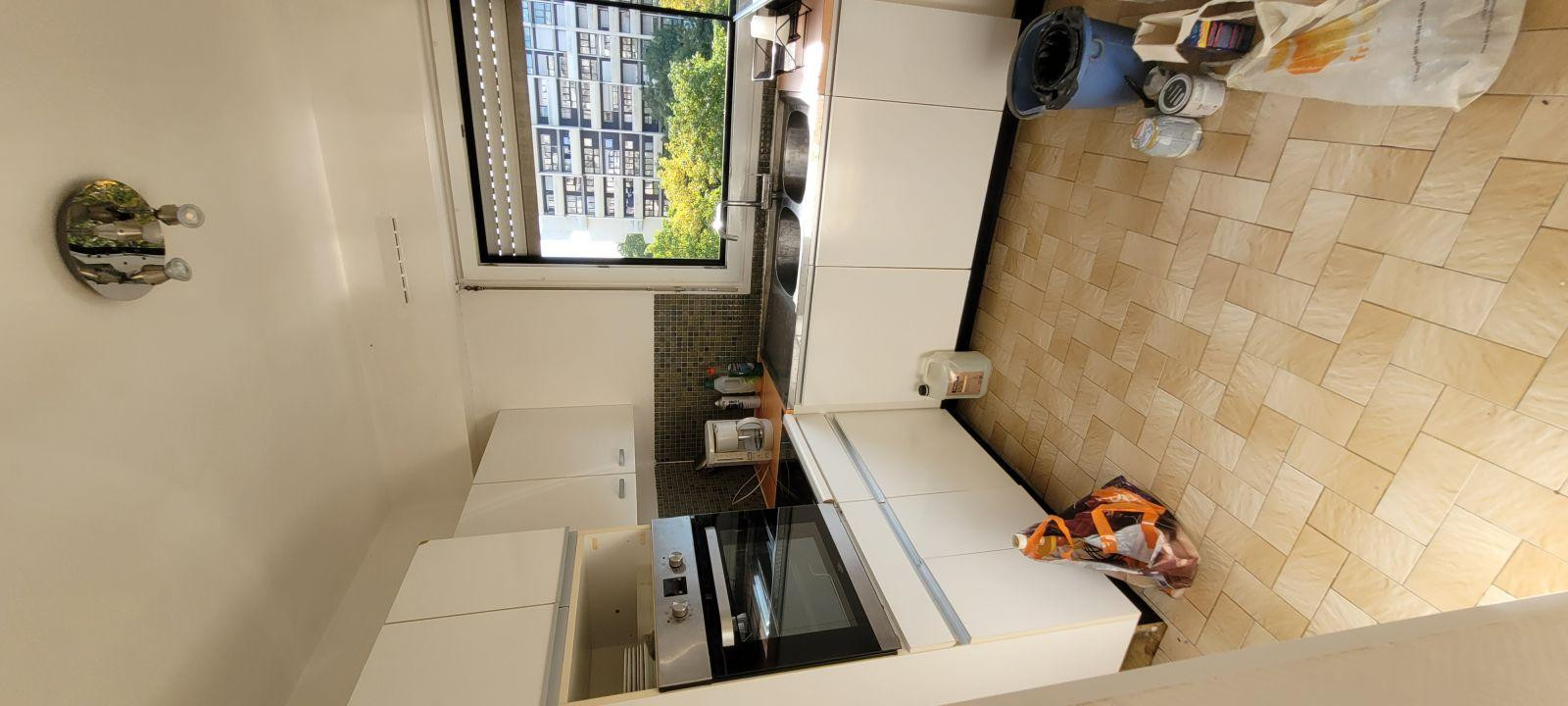 
                                                Location
                                                 Joli T2 avec balcon salle de bain  cuisine  WC sép