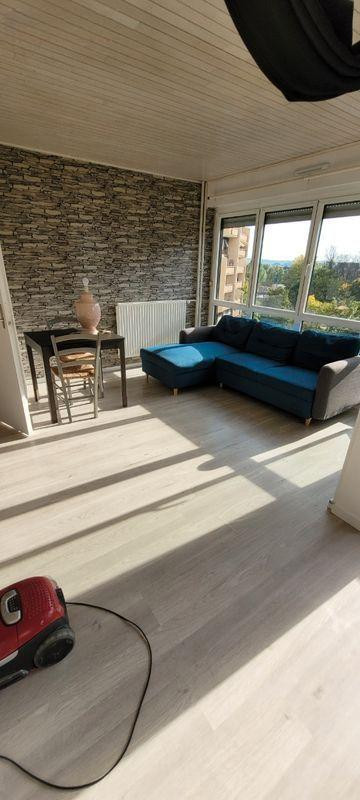 
                                                Location
                                                 Joli T2 avec balcon salle de bain  cuisine  WC sép