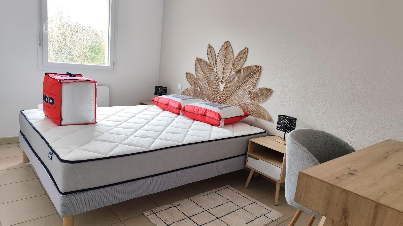 
                                                Location
                                                 Joli T2 avec piscine, balcon et parking