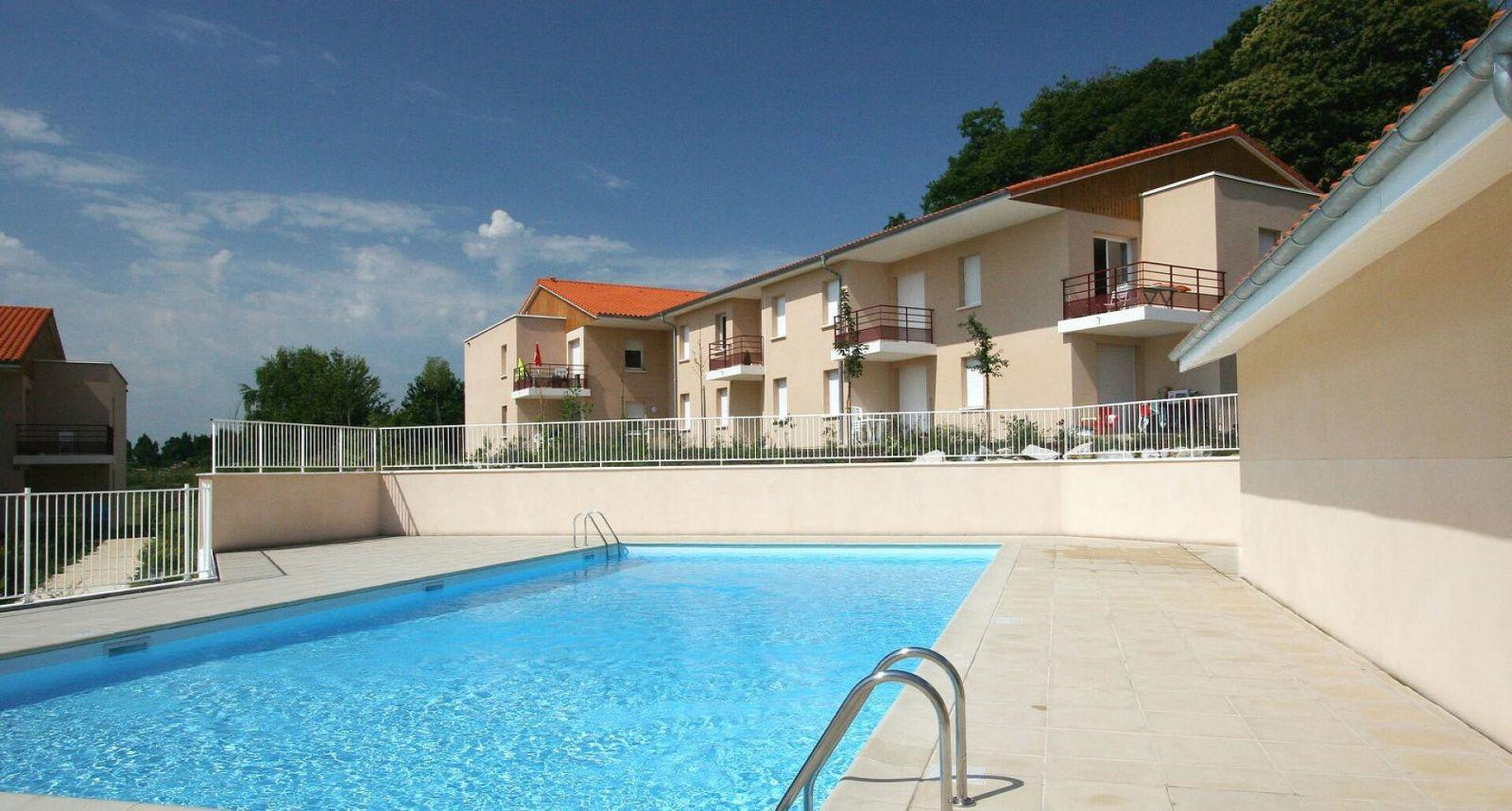 
                                                Location
                                                 Joli T2 avec piscine, balcon et parking