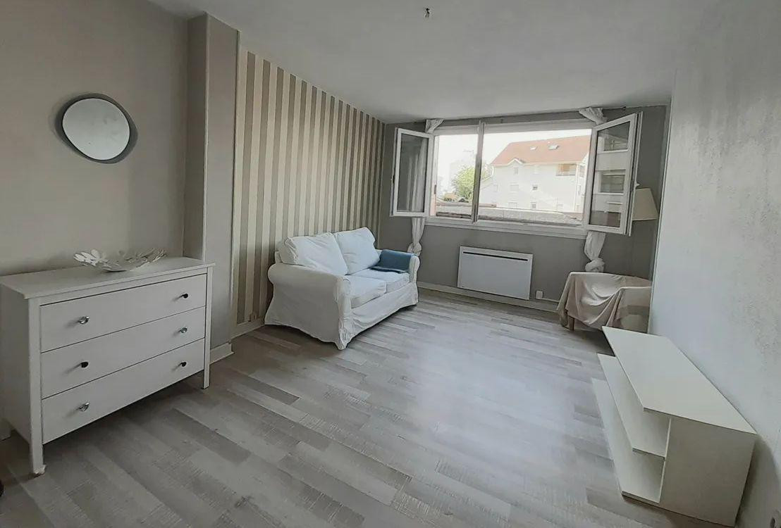 
                                                Location
                                                 Joli T2 calme et lumineux, meublé 40m2 à Grenoble