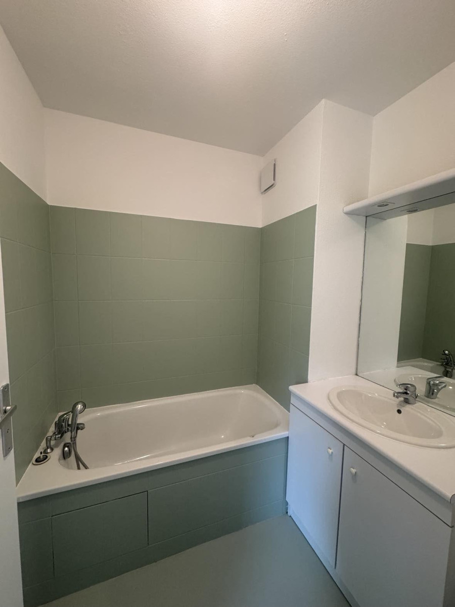 
                                                Location
                                                 Joli T2 meublé