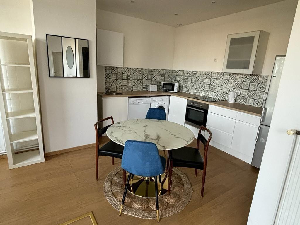 
                                                Location
                                                 Joli T2 meublé entièrement rénové