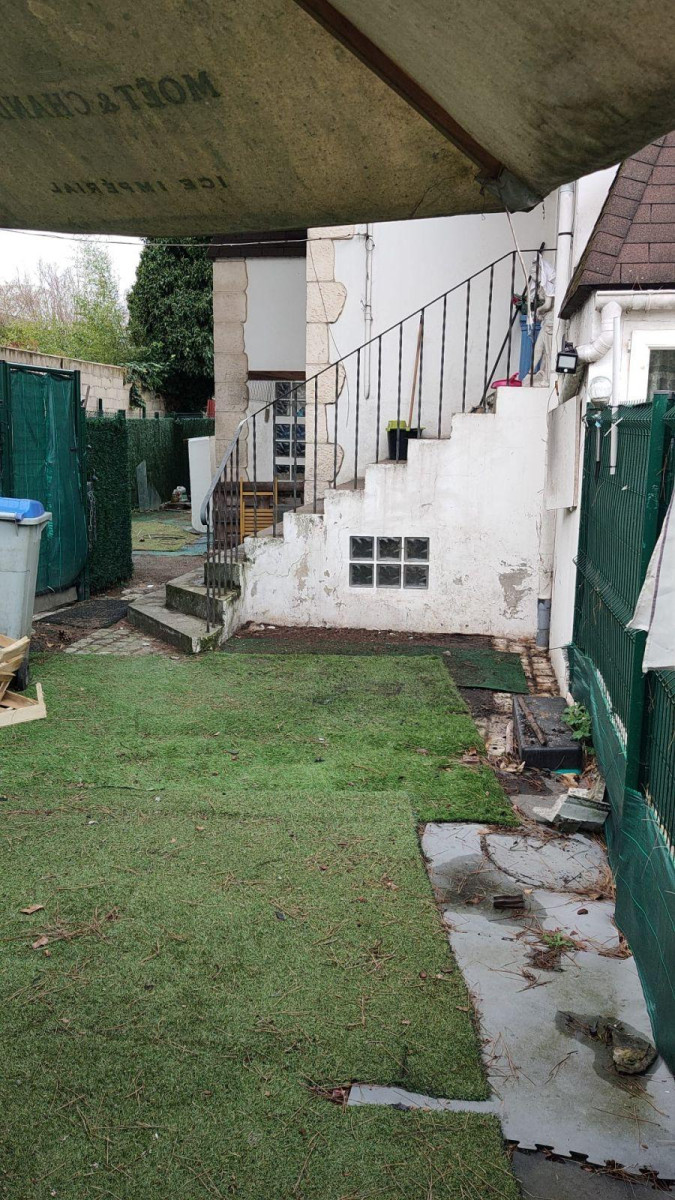 
                                                Location
                                                 Joli T3 avec jardin à usage professionnel