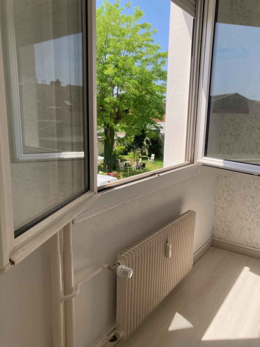
                                                Location
                                                 Joli T3 de 60m2 traversant et avec cuisine équipée