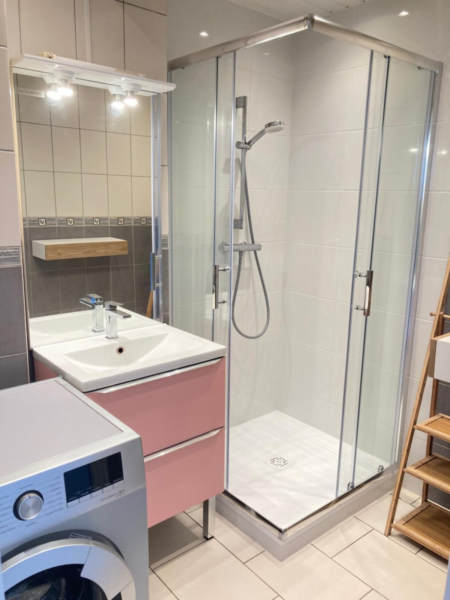 
                                                Location
                                                 Joli T3 de 60m2 traversant et avec cuisine équipée