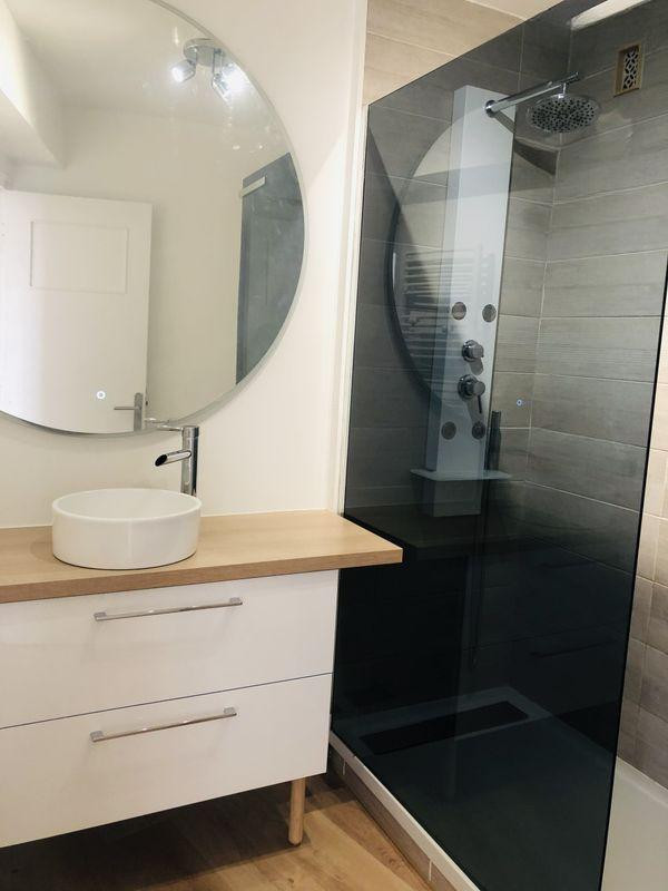 
                                                Location
                                                 Joli T3 meublé 60m² refait à neuf