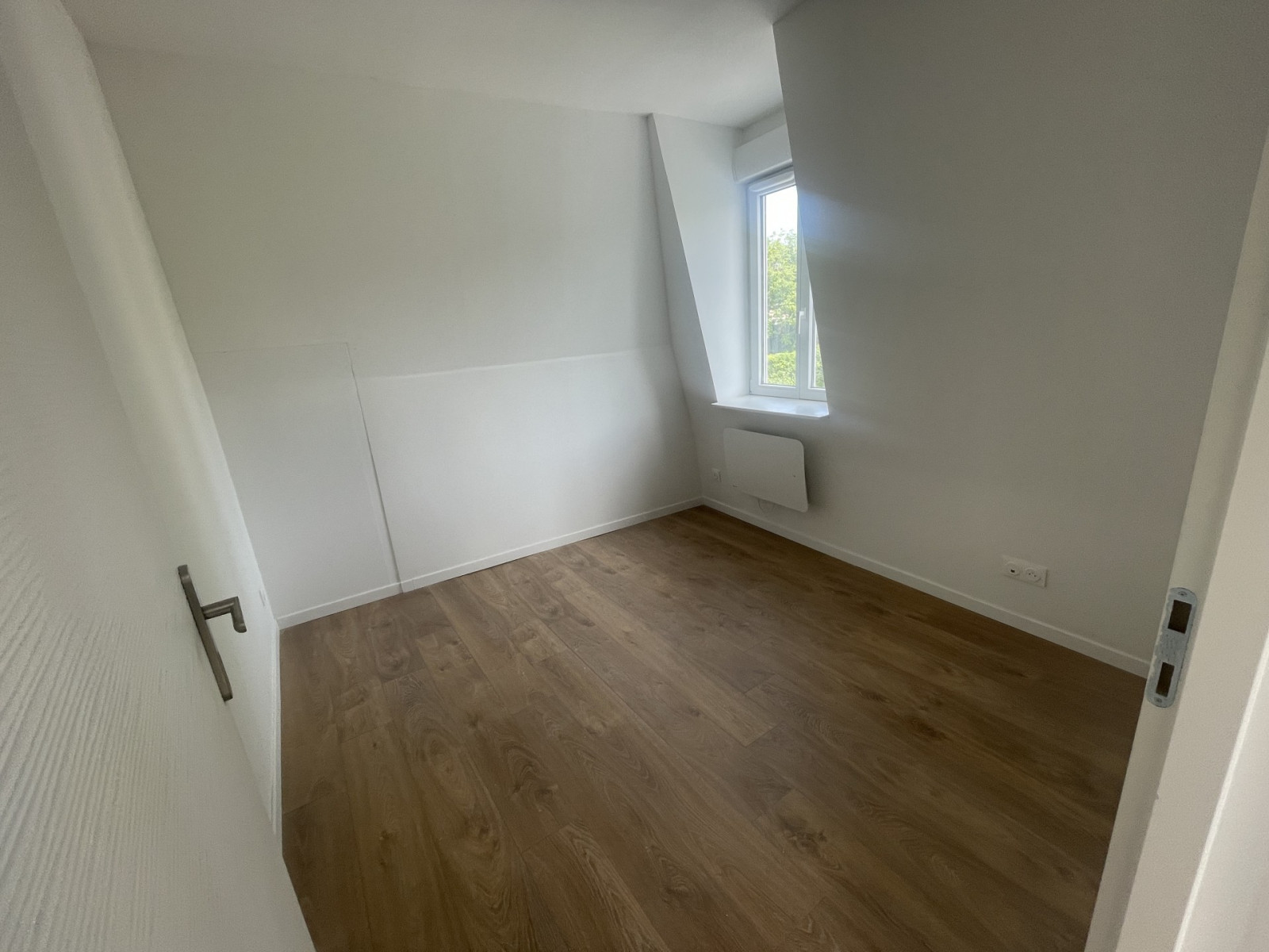 
                                                Location
                                                 JOLI T3 REFAIT A NEUF