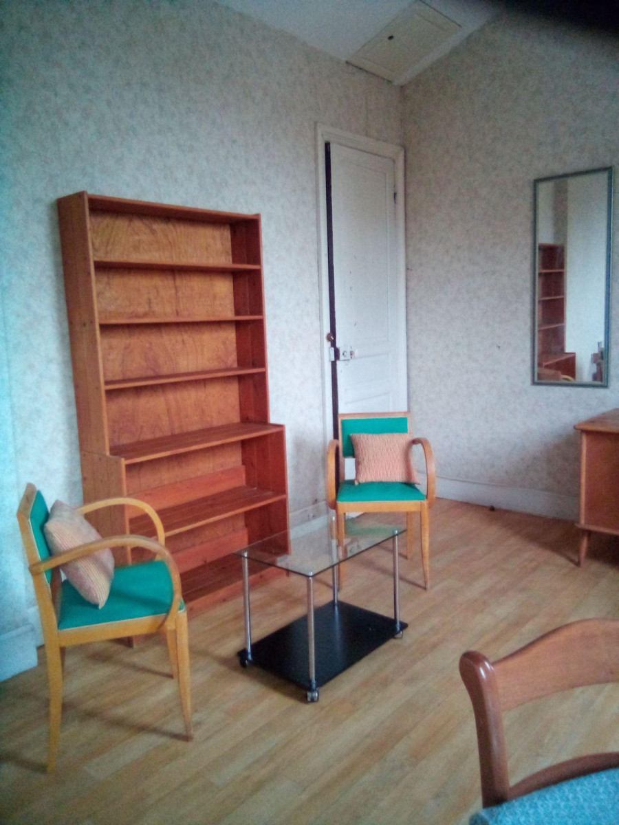 
                                                Colocation
                                                 Jolie chambre