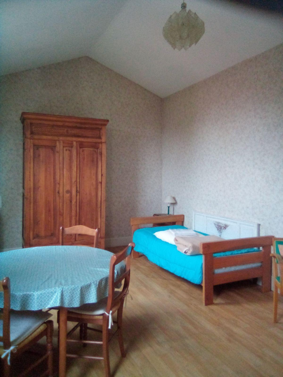 
                                                Colocation
                                                 Jolie chambre