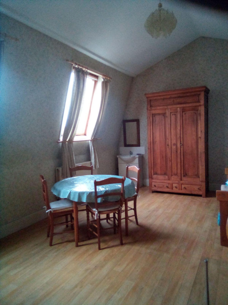 
                                                Colocation
                                                 Jolie chambre