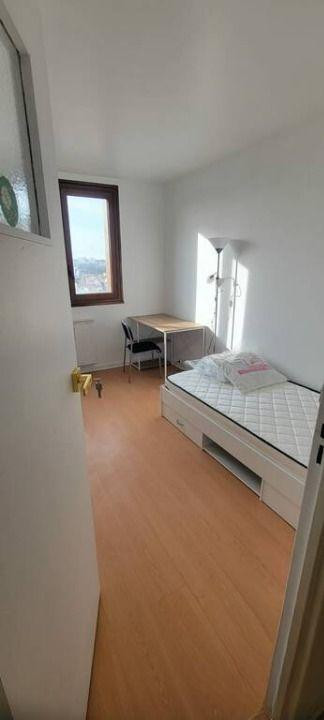 
                                                Colocation
                                                 Jolie chambre de 11m2 dans bel appartement