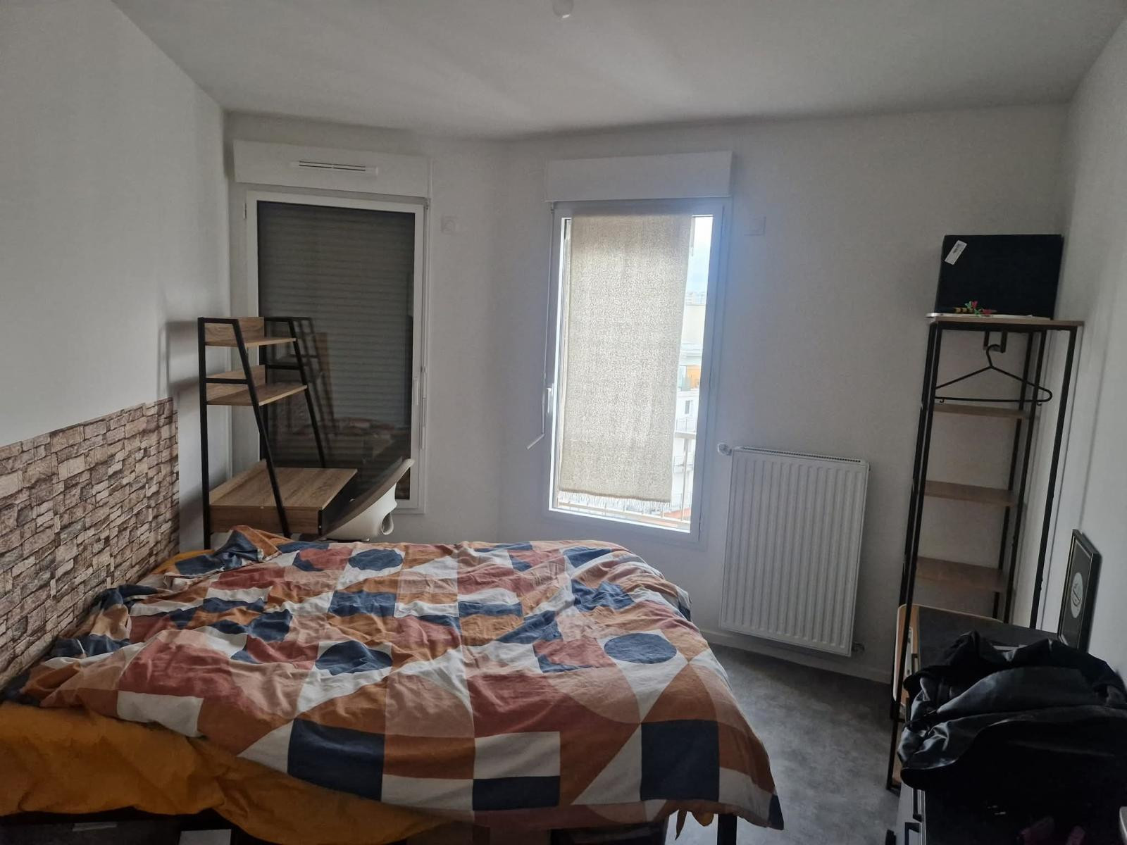 
                                                Location
                                                 Jolie chambre lumineuse dans un 60m2 avec balcon