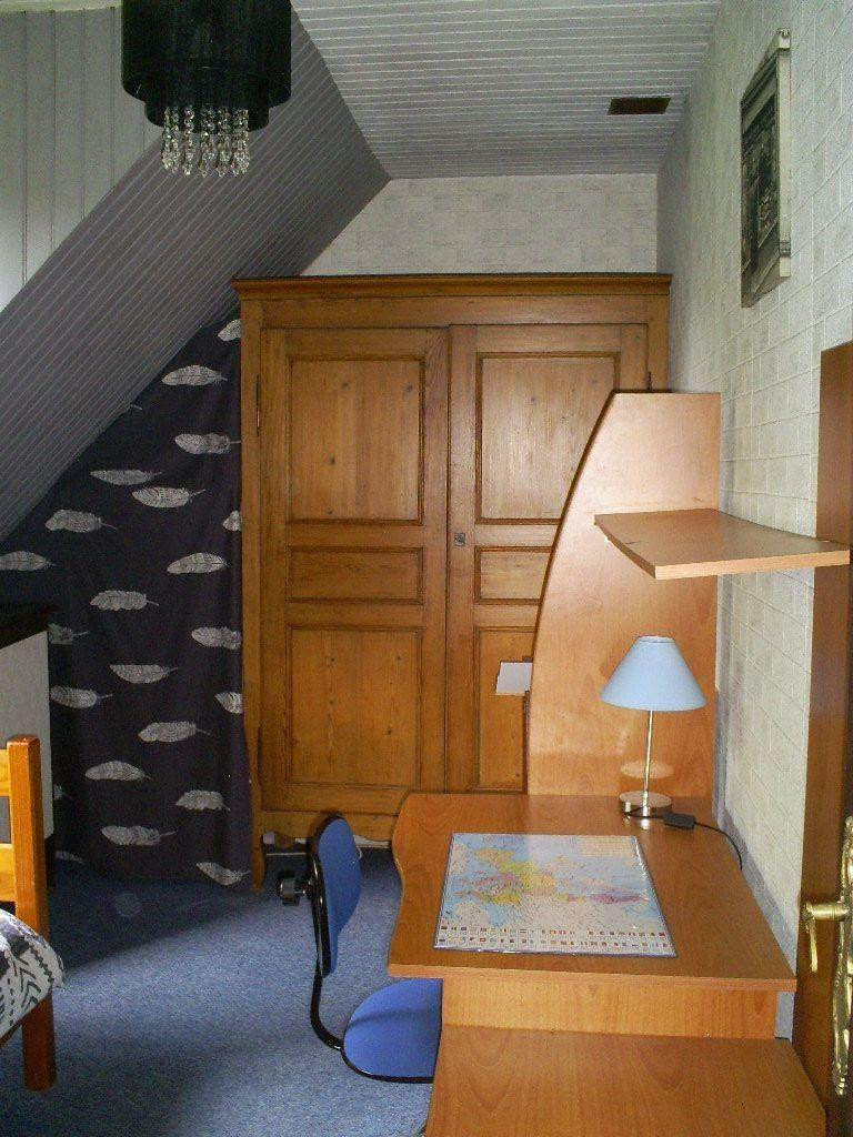 
                                                Colocation
                                                 Jolie chambre pour bien étudier au calme