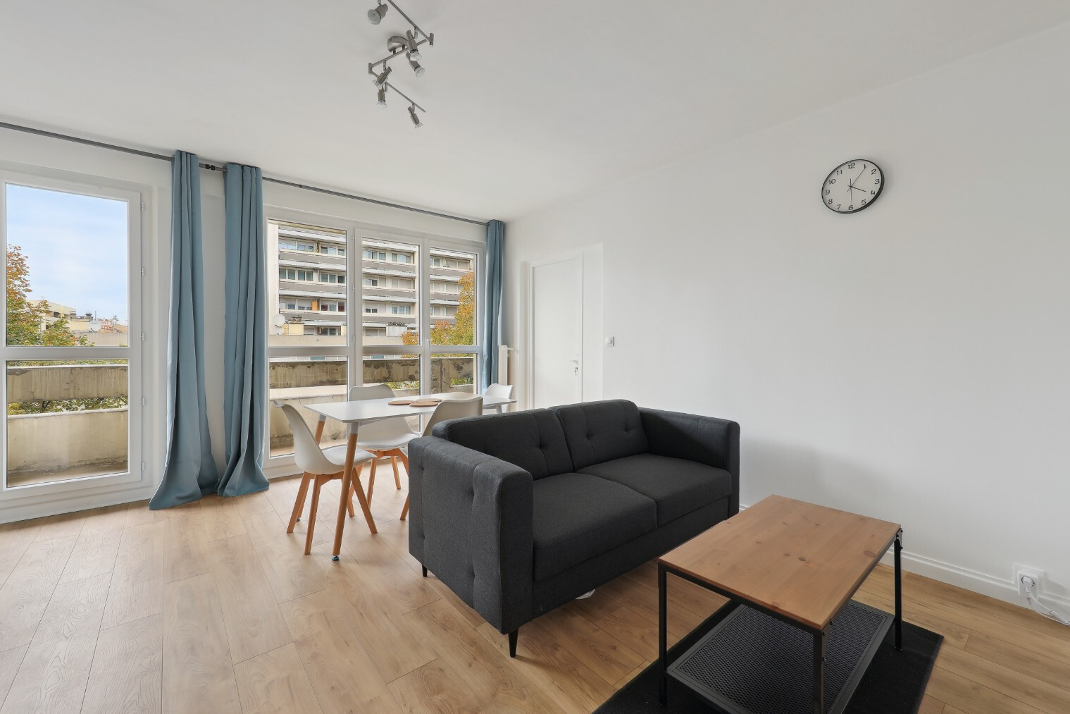 
                                                Colocation
                                                 Jolie colocation refaite à neuf