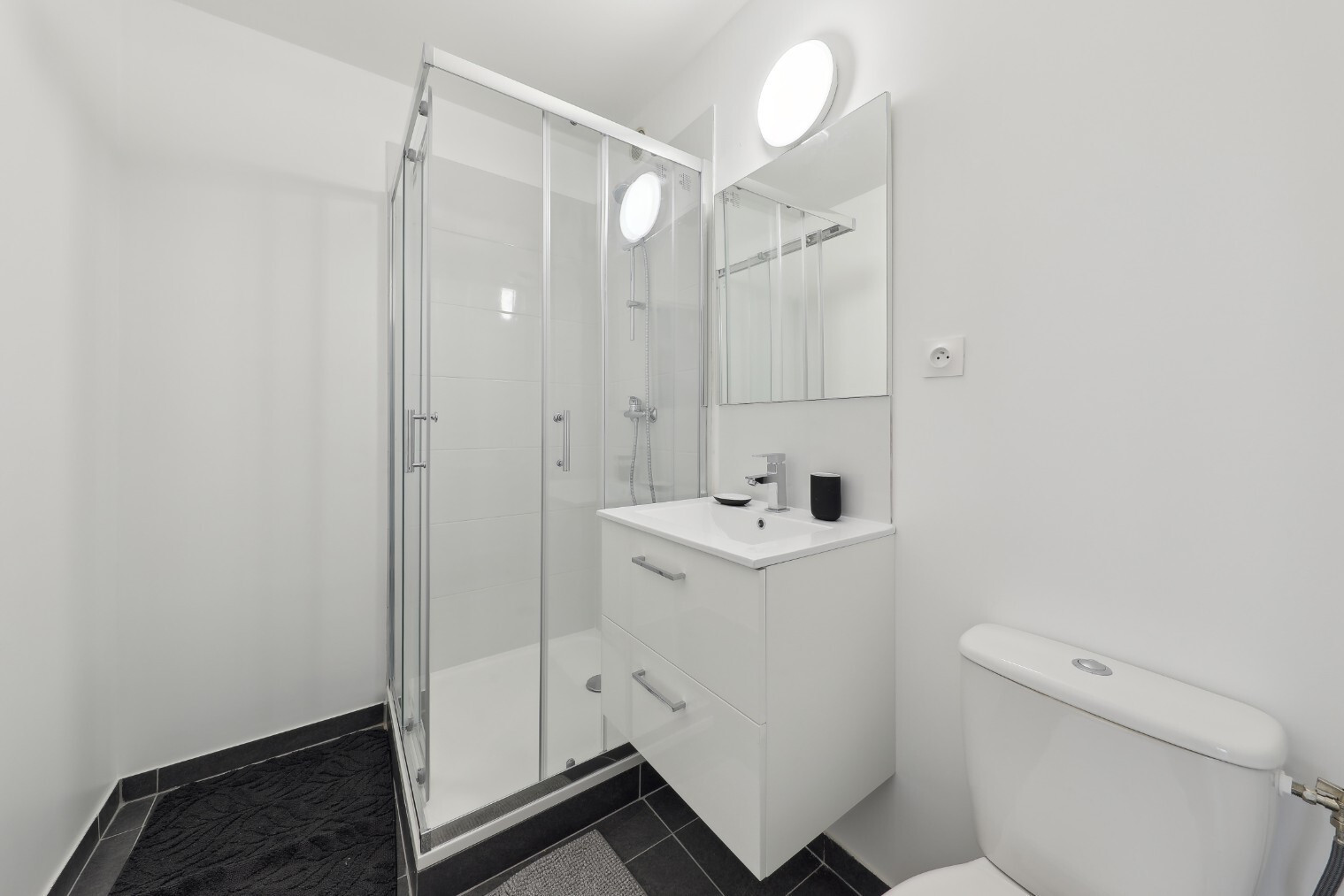 
                                                Colocation
                                                 Jolie colocation refaite à neuf