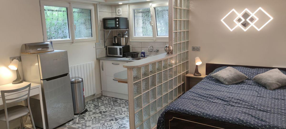 
                                                Location
                                                 Juvisy-Studio 20m2-750 CC