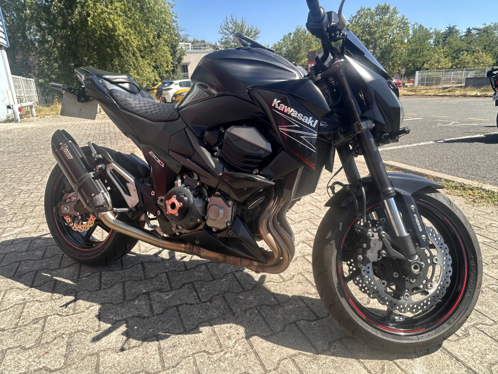 
                                                Moto - Scooter
                                                 Kawasaki 😉 **Kawasaki Z800 – Faible kilométrage – Excellent état** 😉 2013