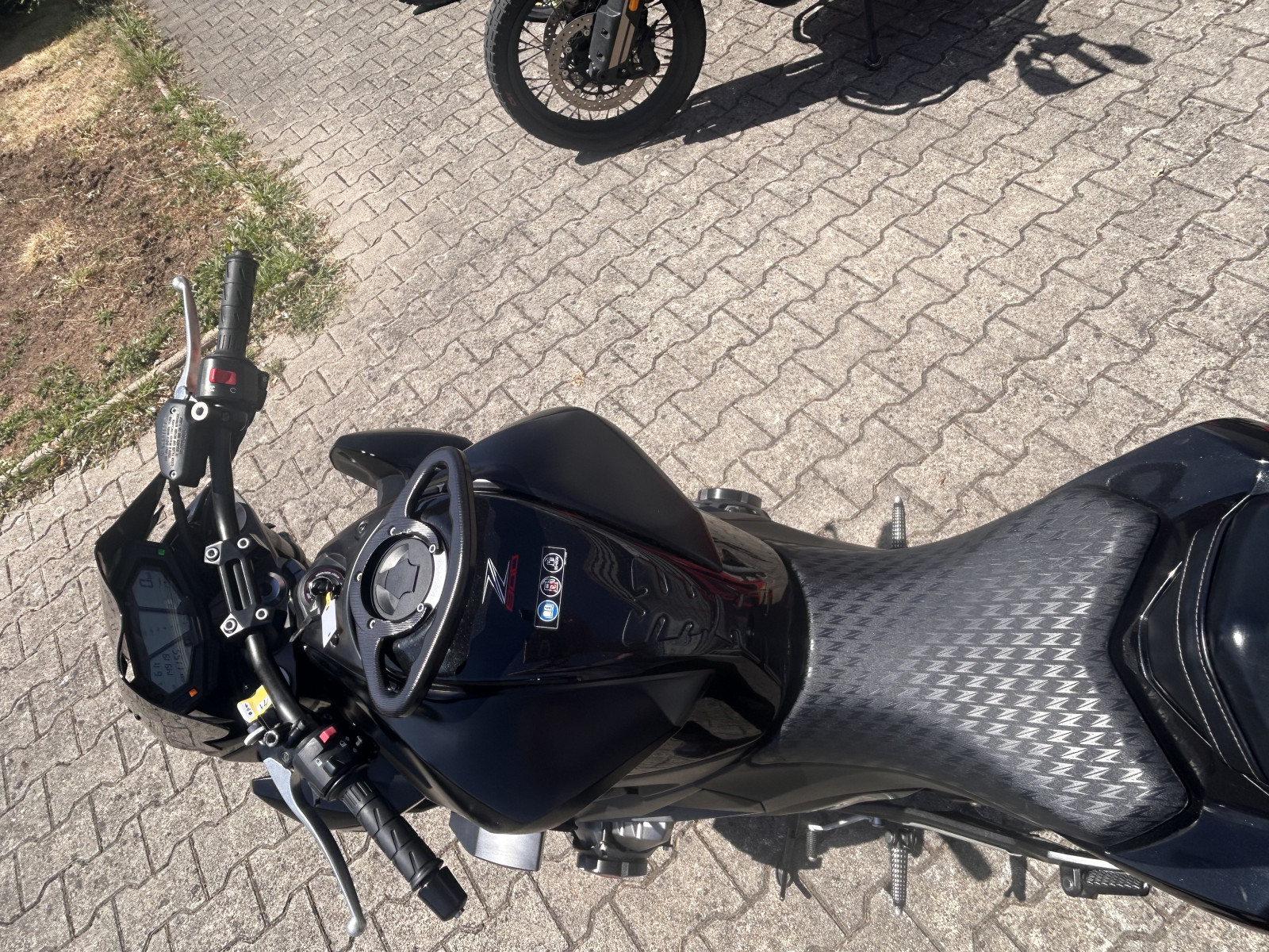 
                                                Moto - Scooter
                                                 Kawasaki 😉 **Kawasaki Z800 – Faible kilométrage – Excellent état** 😉 2013