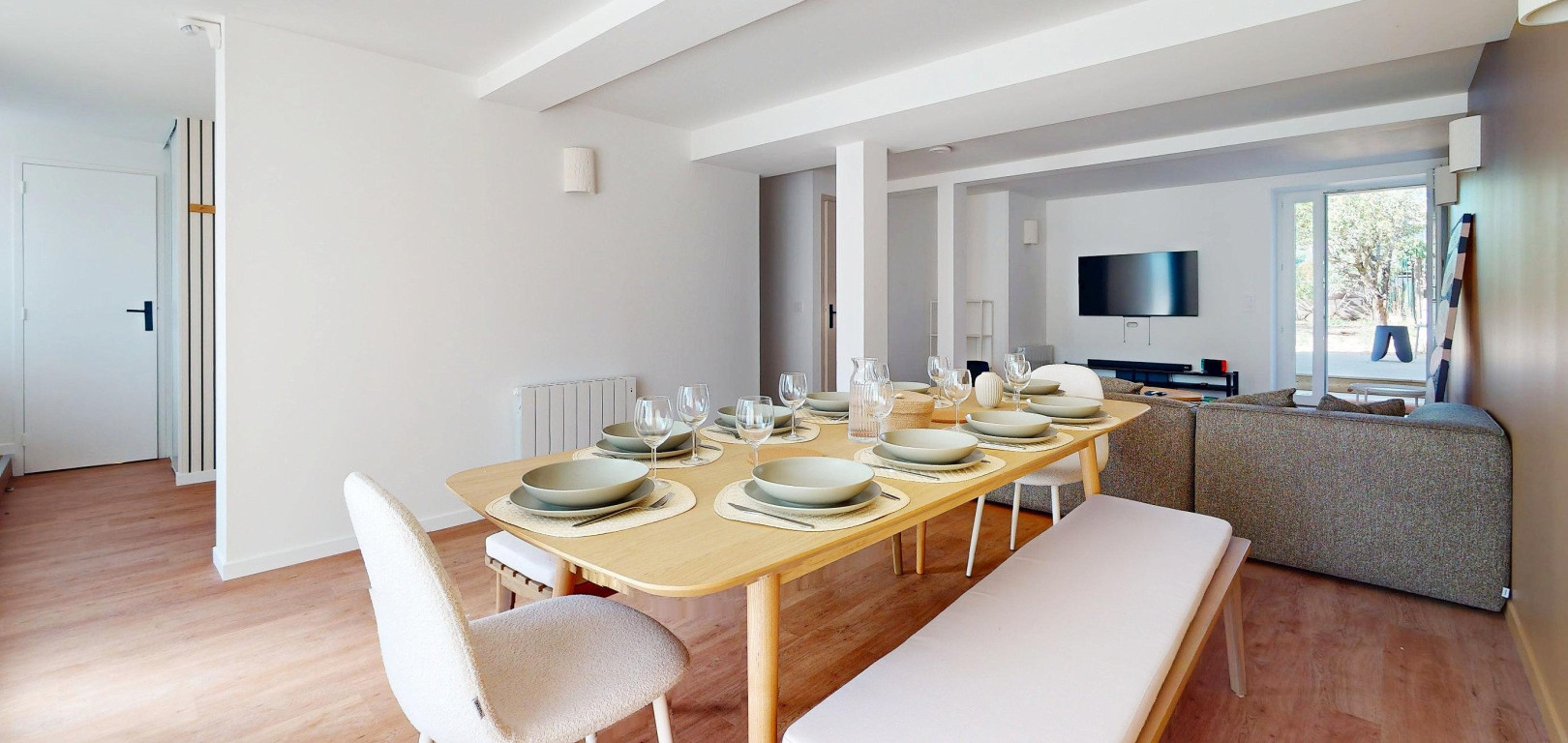 
                                                Location
                                                 Ker Giron