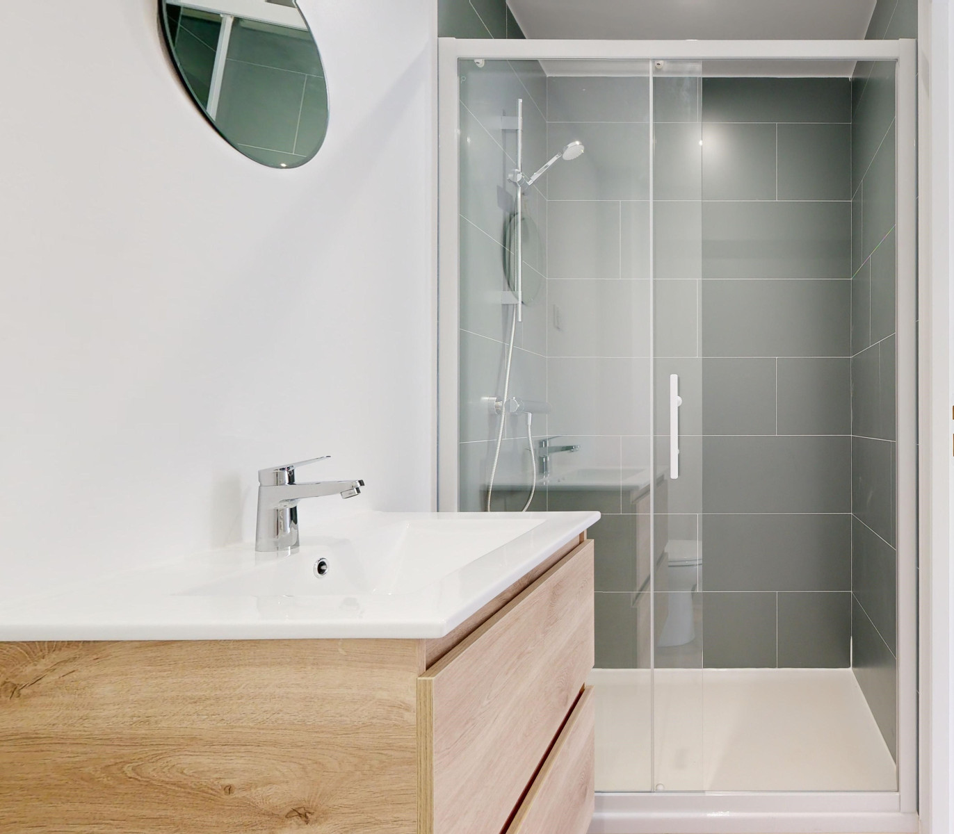 
                                                Colocation
                                                 KER MUN 4