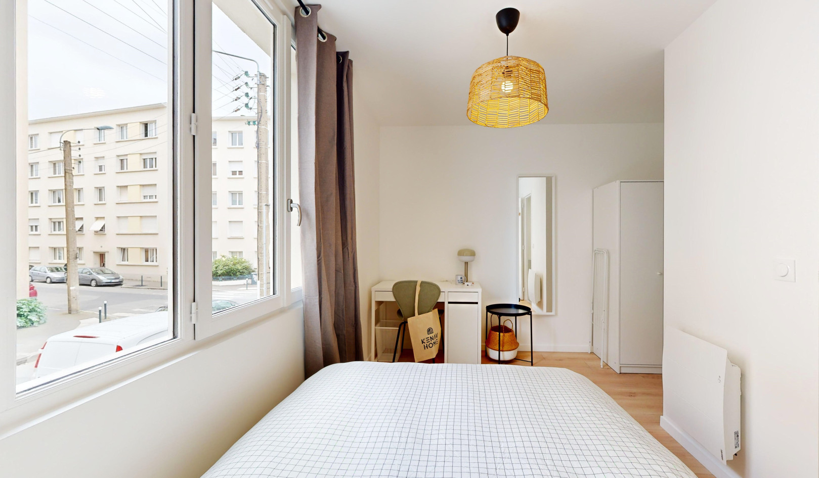 
                                                Colocation
                                                 KER MUN 4