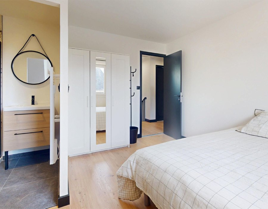 
                                                Colocation
                                                 KER OSCAR 4