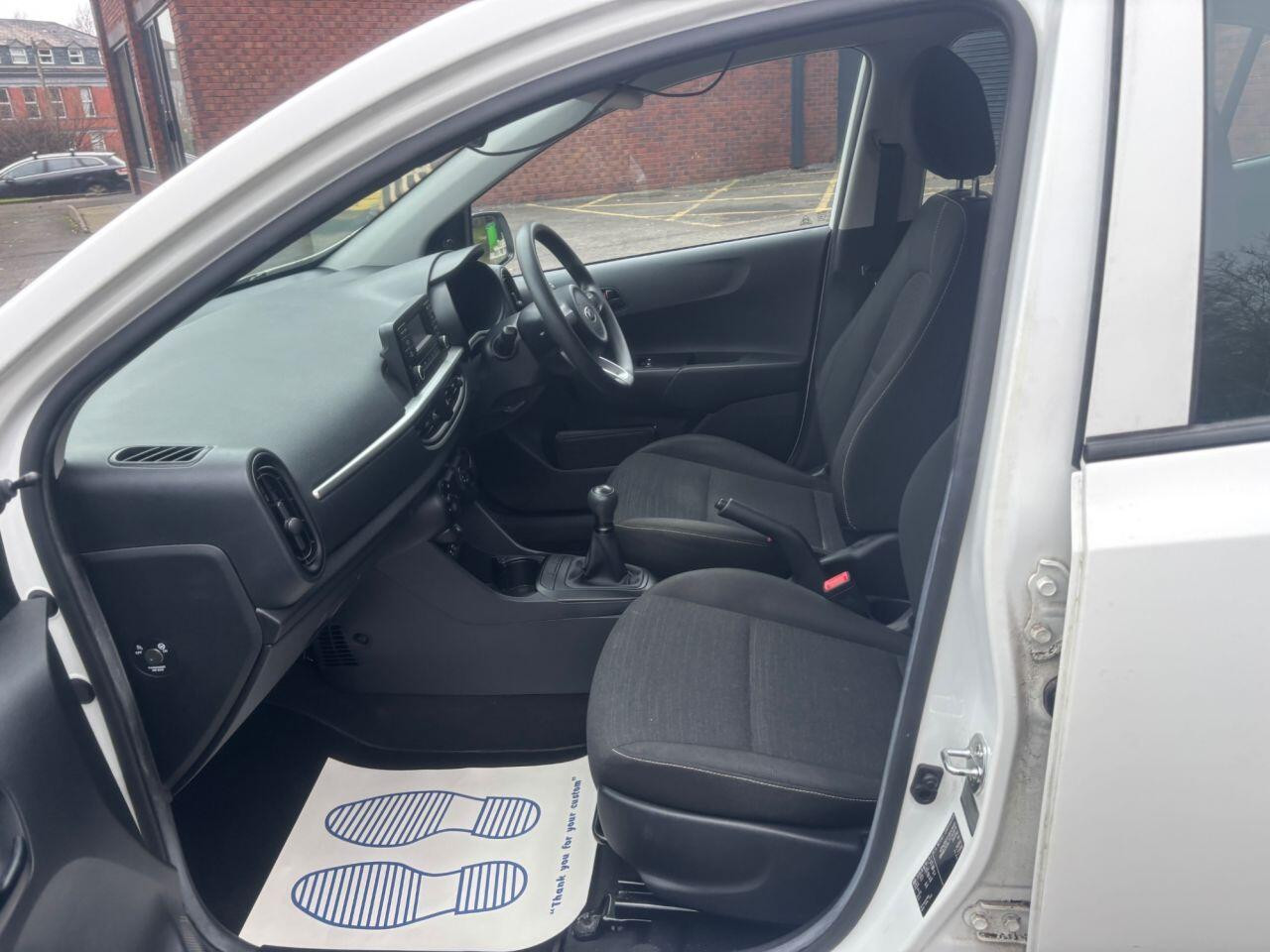 
                                                Voiture
                                                 KIA Picanto 1.0 1 Hatchback 5dr Petrol Manual Euro 6 (66 bhp) MOT 2/27 FSH 11K 1 OWNER ULEZ