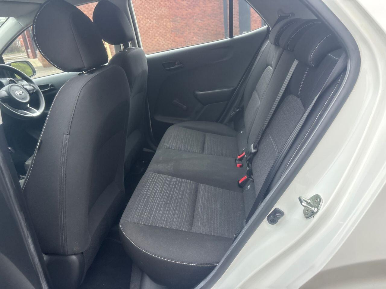 
                                                Voiture
                                                 KIA Picanto 1.0 1 Hatchback 5dr Petrol Manual Euro 6 (66 bhp) MOT 2/27 FSH 11K 1 OWNER ULEZ
