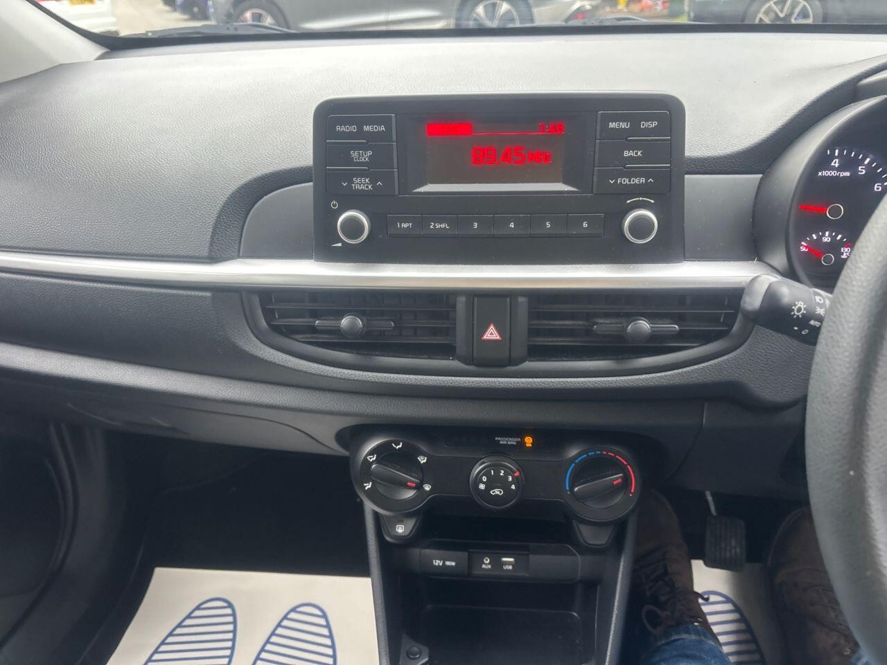 
                                                Voiture
                                                 KIA Picanto 1.0 1 Hatchback 5dr Petrol Manual Euro 6 (66 bhp) MOT 2/27 FSH 11K 1 OWNER ULEZ