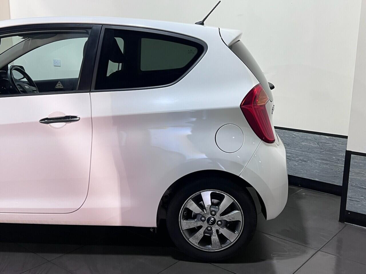 Voiture
                                                 KIA Picanto 1.0 SR7 Hatchback 3dr Petrol Manual Euro 6 (65 bhp)