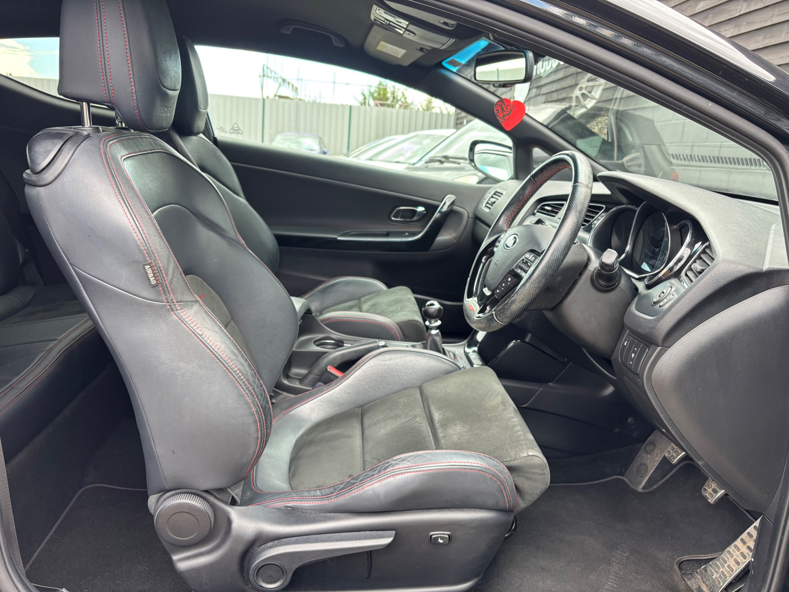
                                                Voiture
                                                 Kia ProCeed GT Tech